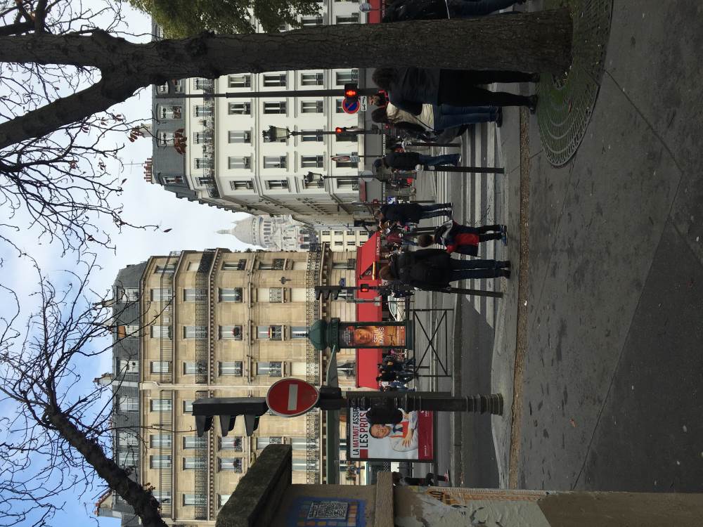 walking to Sacré-Cœur