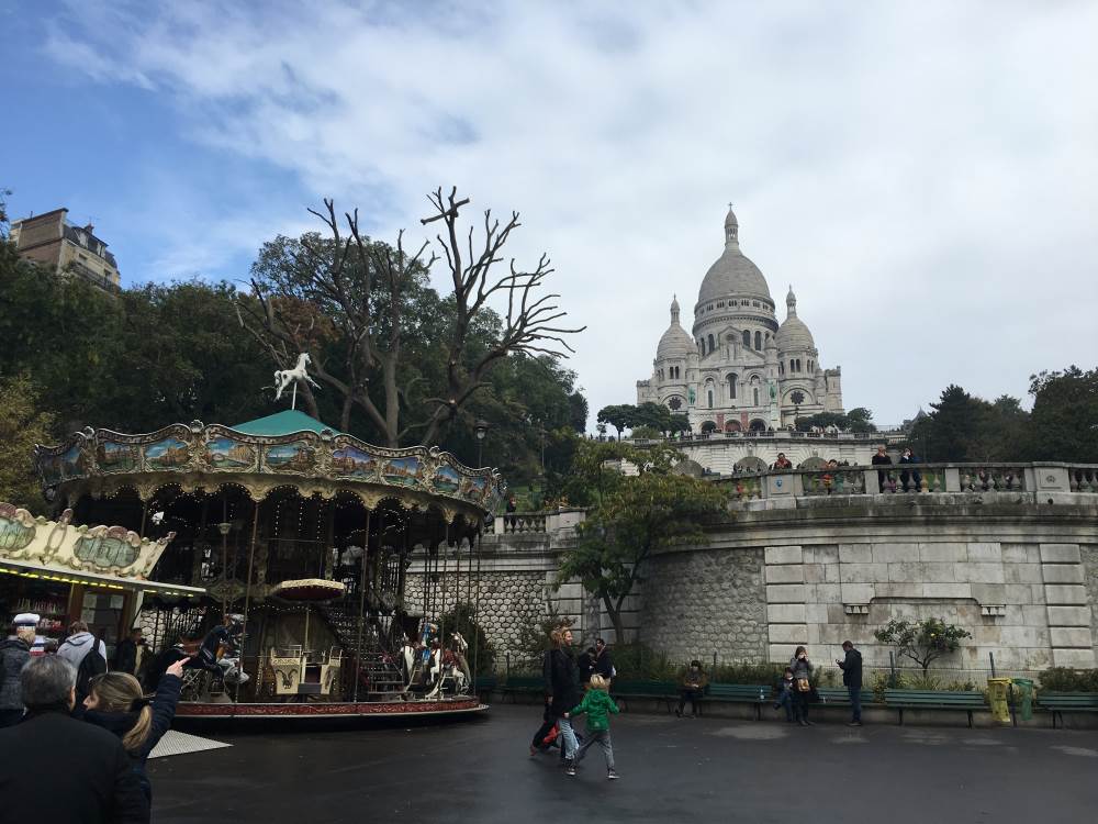 walking to Sacré-Cœur 2