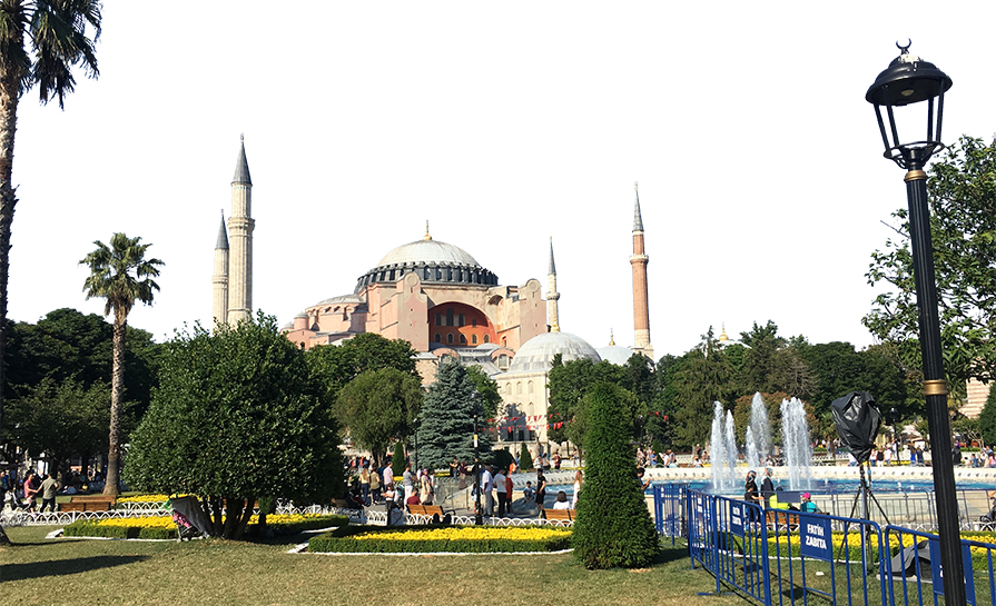Benjamin makes a quick stopover in Istanbul