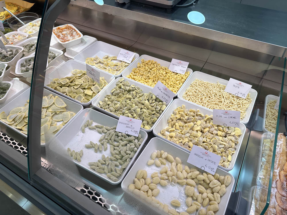 Deli in Ivrea - pasta