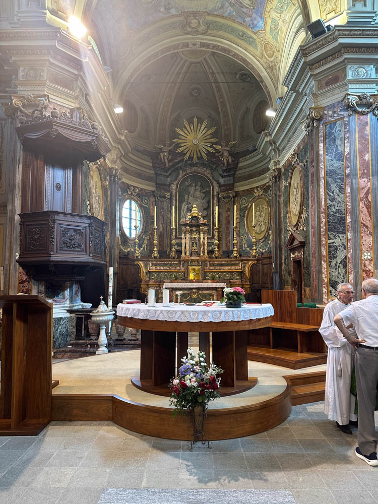 San Grato In Borghetto Altar