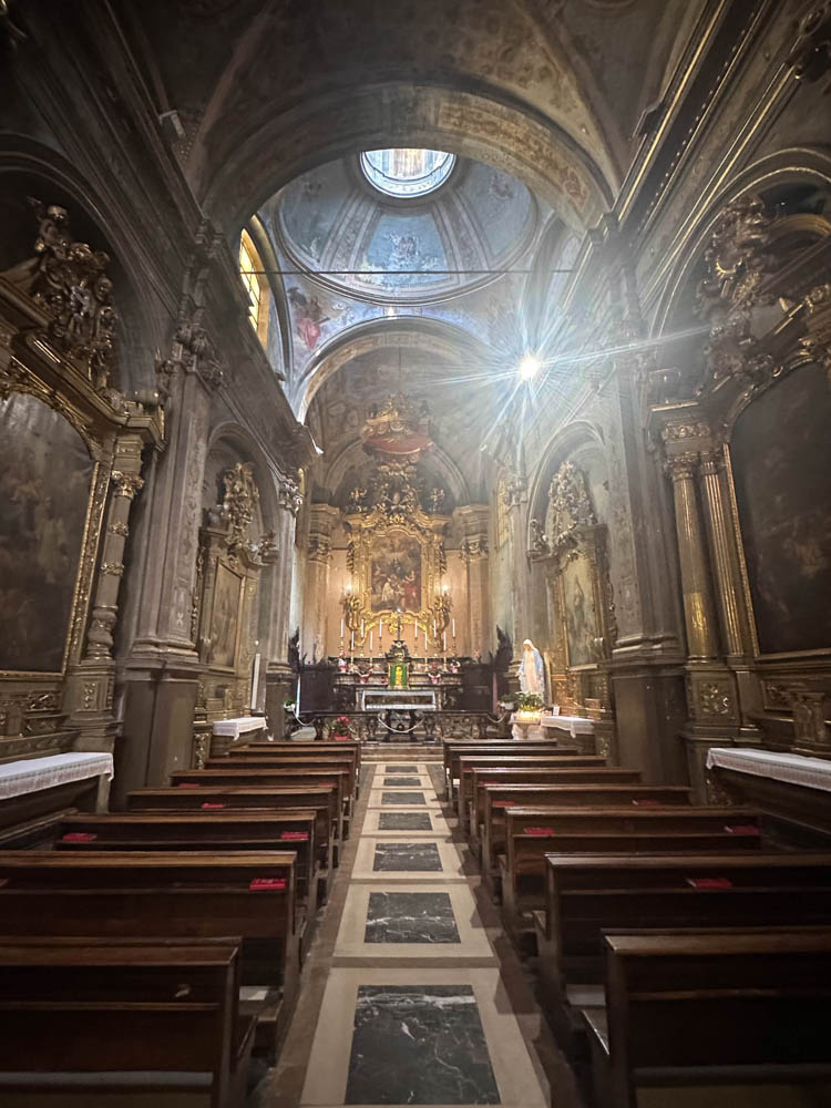 Santa Maria Assunta Altar