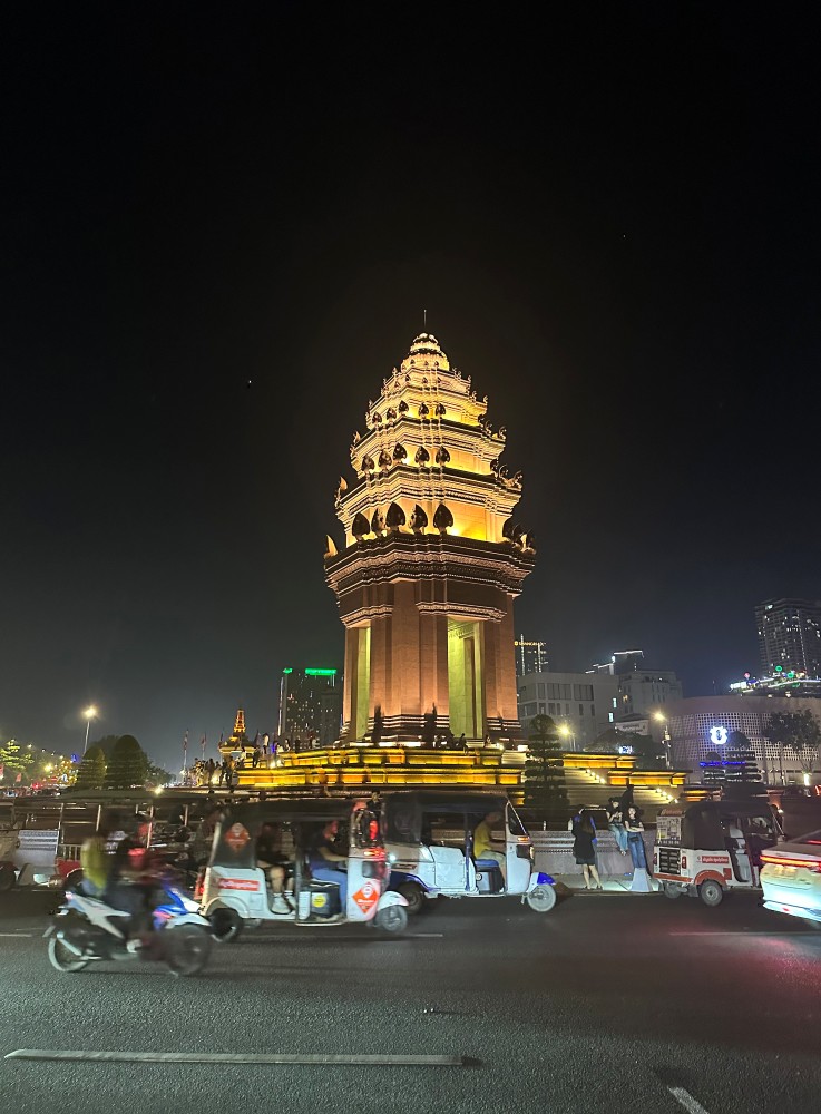 Independence Monument 2
