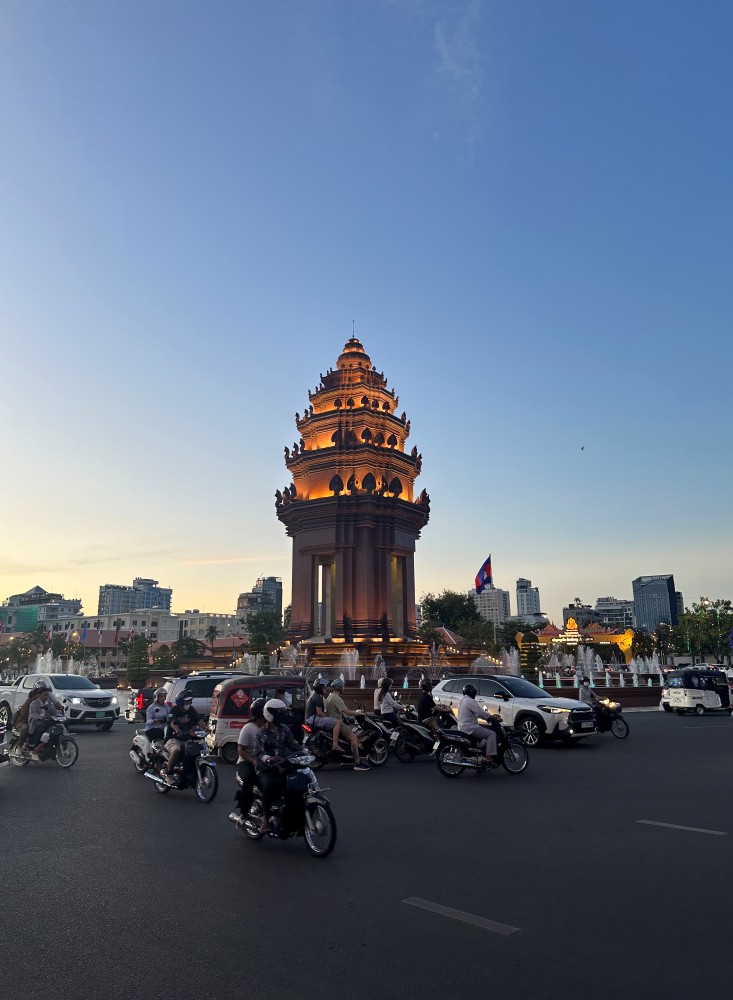 Independence Monument 4