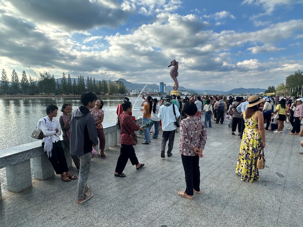Preaek Tuek Chhu Promenade