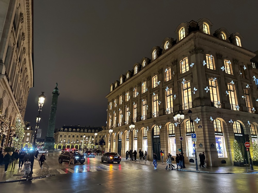 LV by Night