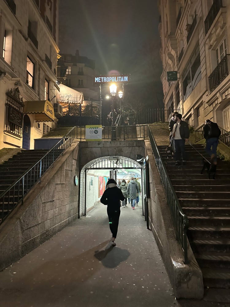 Metro Lamarck-Caulaincourt