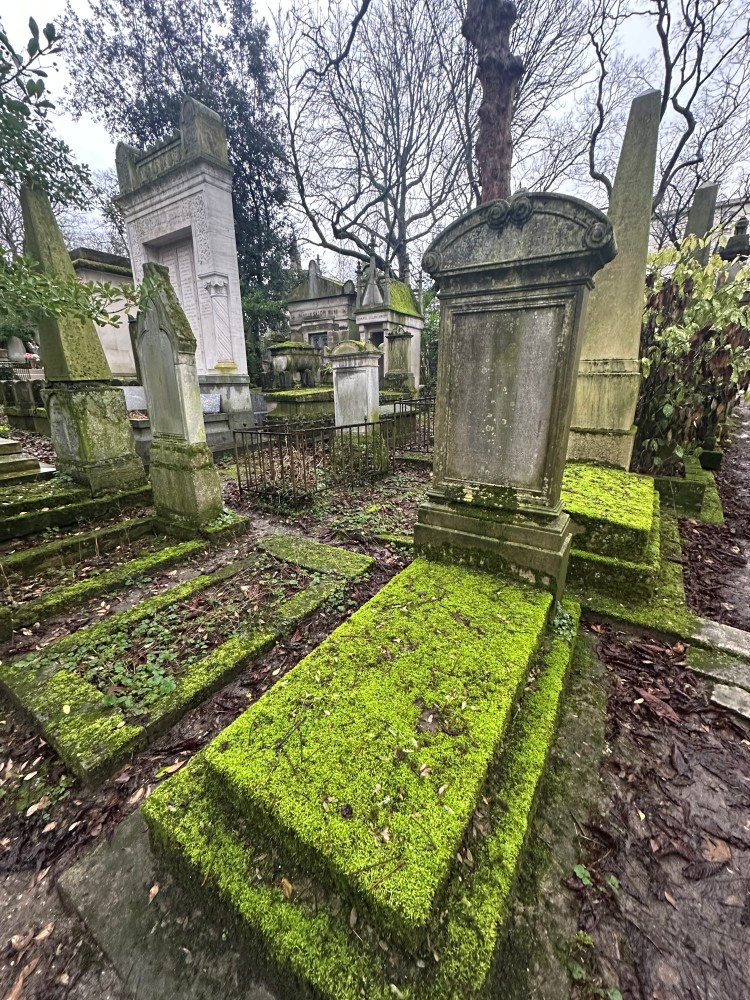 Père Lachaise Cemetery 6