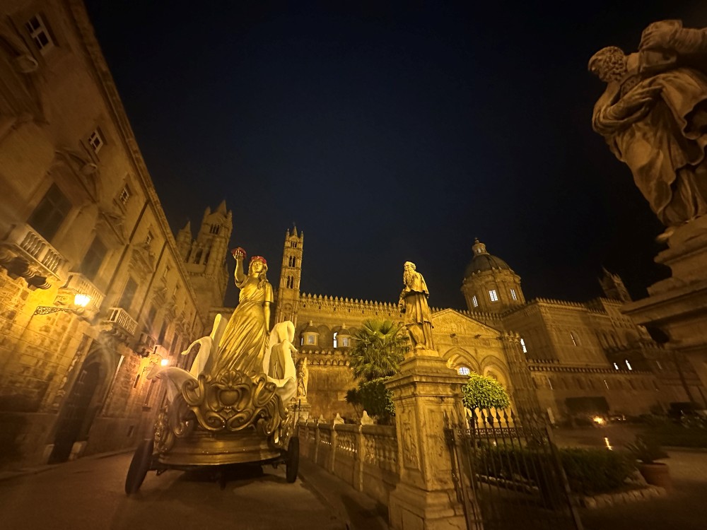 Santa Rosalia statue by night