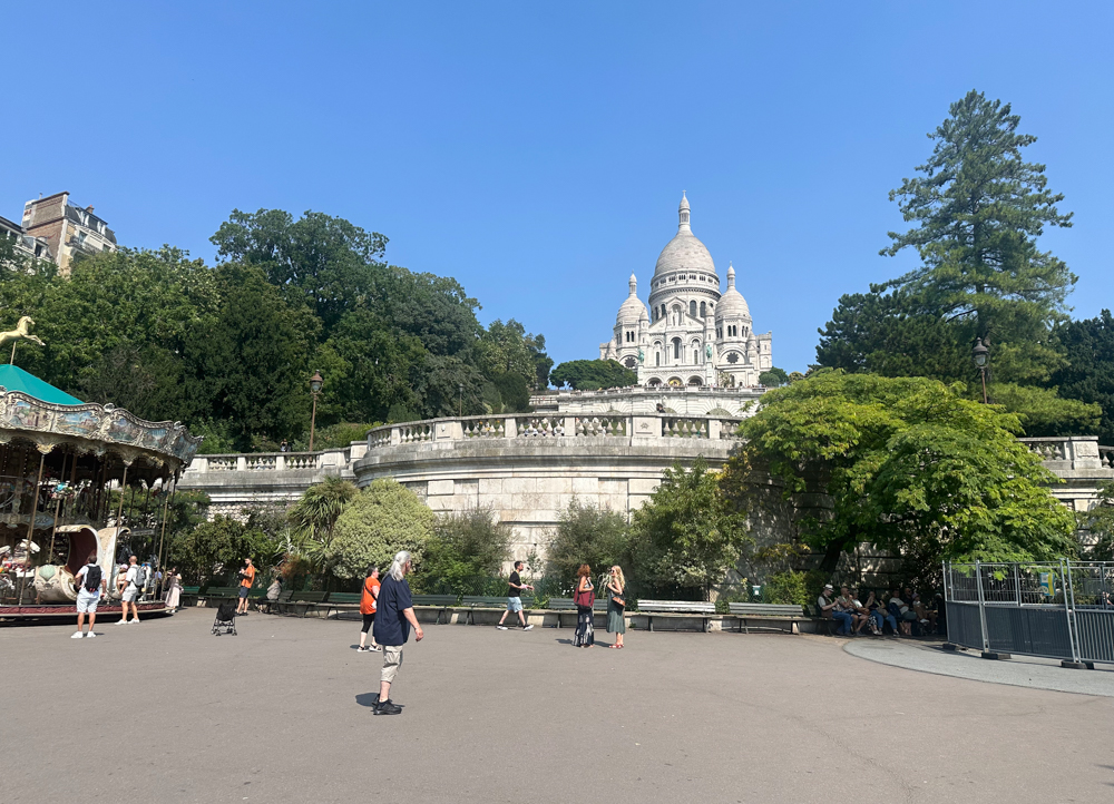 Square Louise-Michel