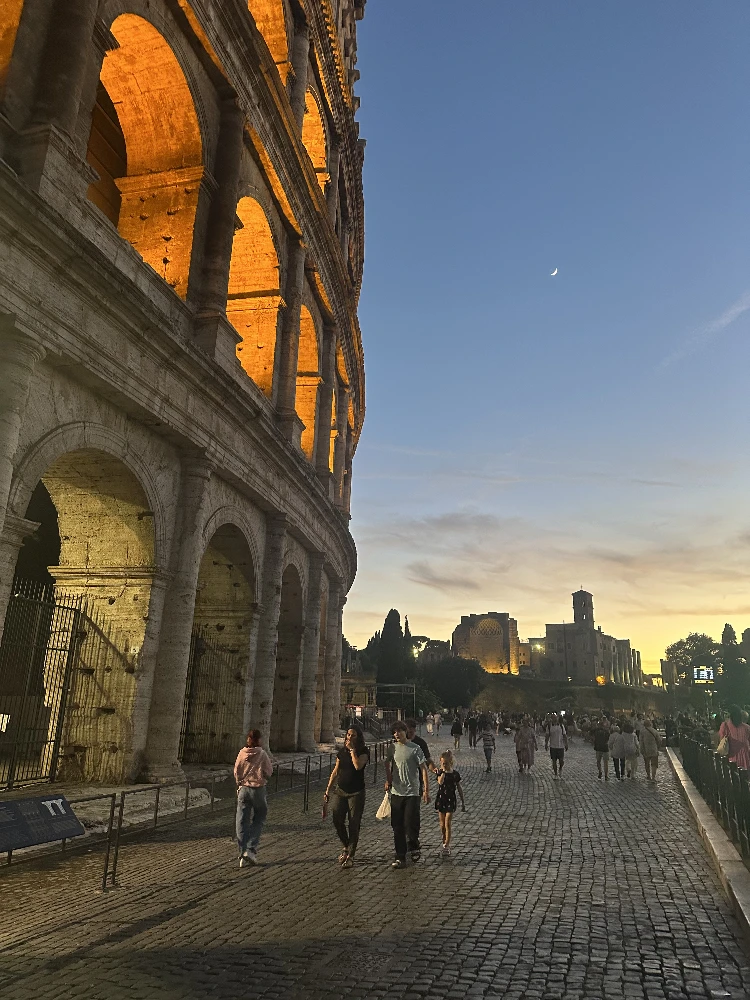 Colosseo by night