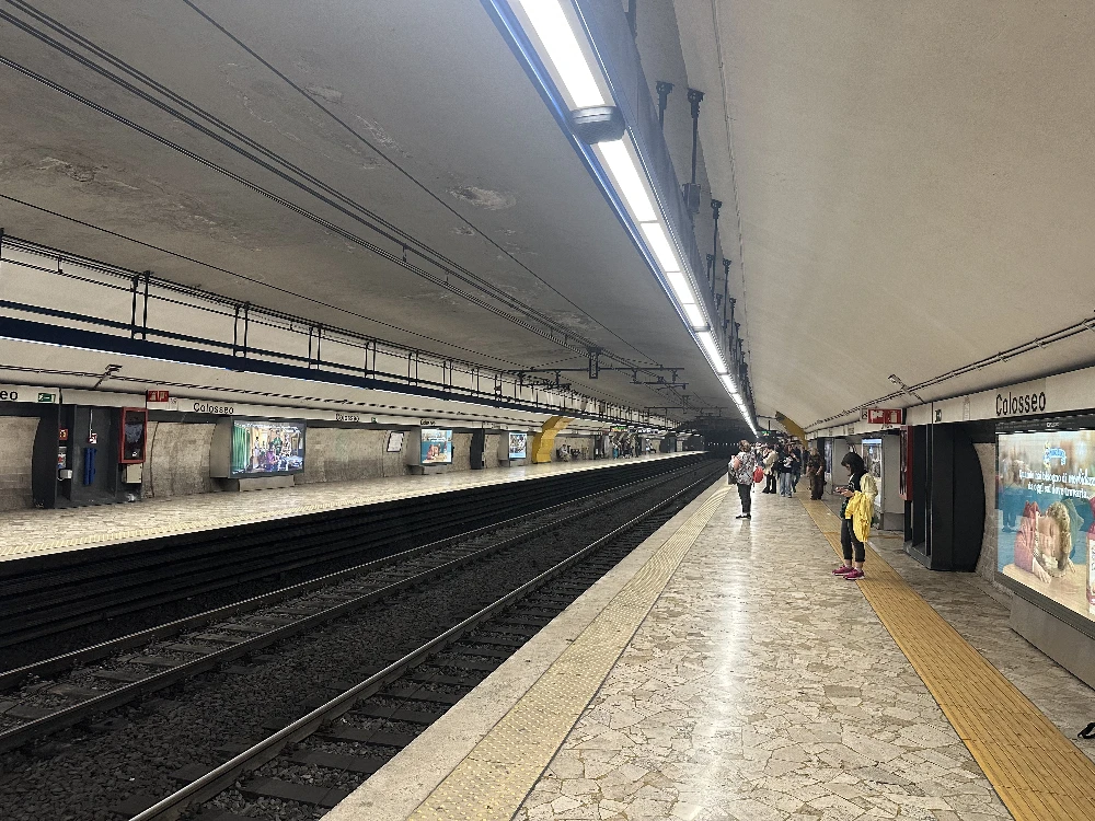 Colosseo metro stop