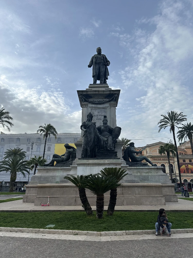 Monumento a Camillo Cavour