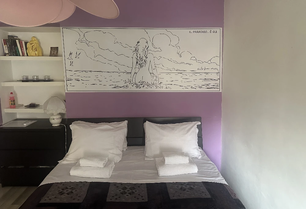 Venus over the bed